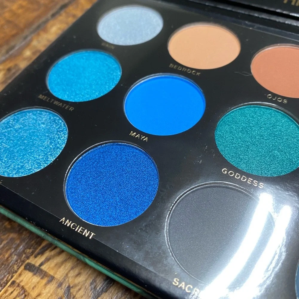 New HipDot Cenote Eyeshadow Palette Animal Test Free Vegan